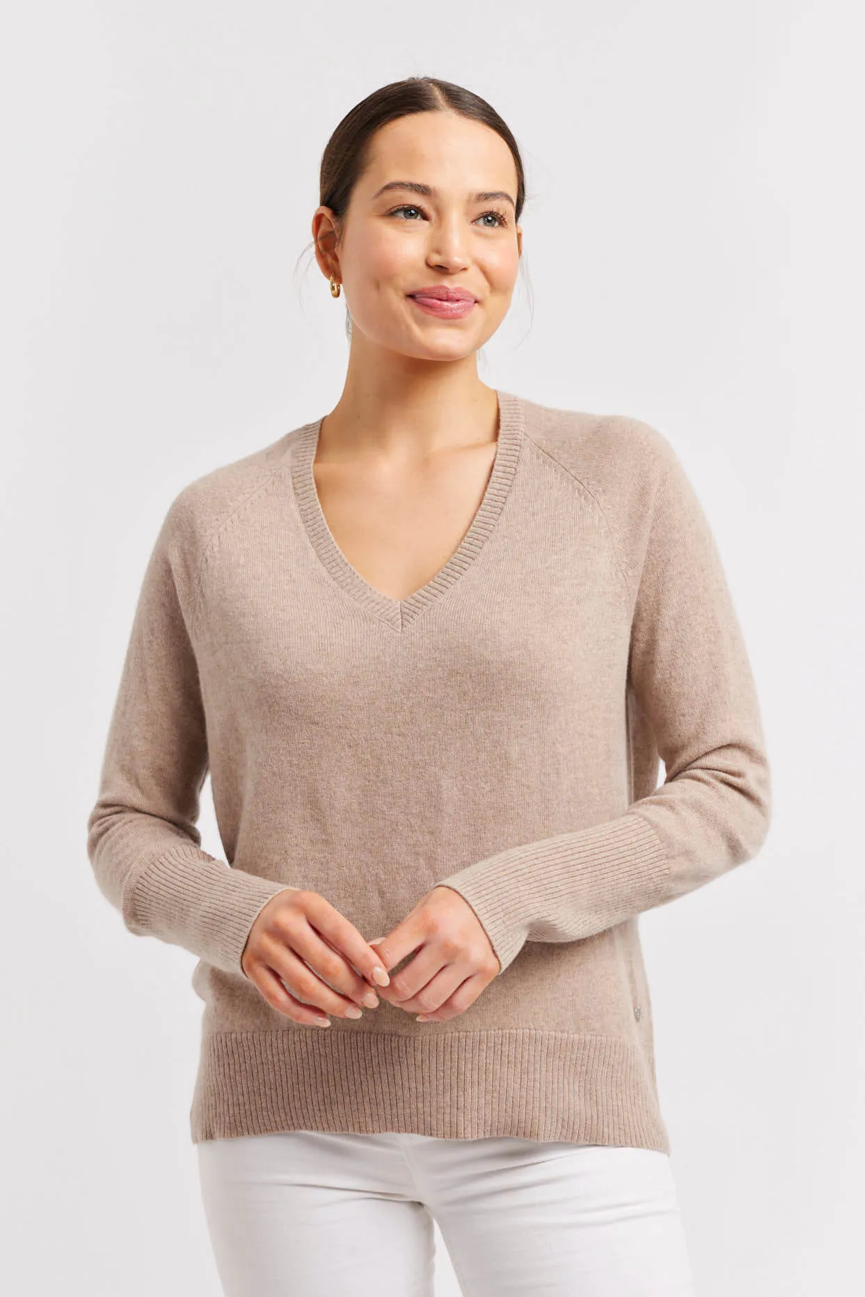 Fifi V Cashmere Sweater in Cobblestone